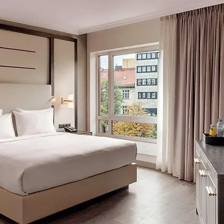Hilton Hotel 4*