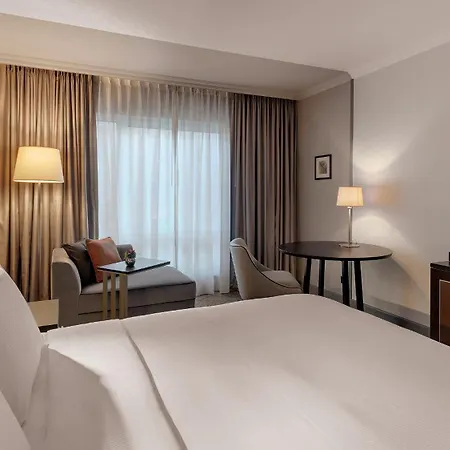 Hilton 4* מינכן