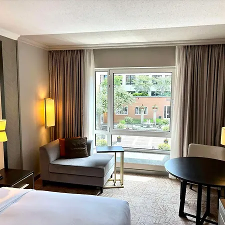 Hilton 4* מינכן