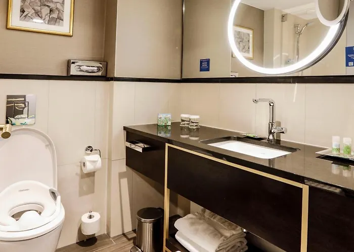Hilton Hotel 4*