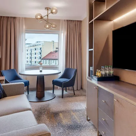 ヒルトン シティ ホテル 4*