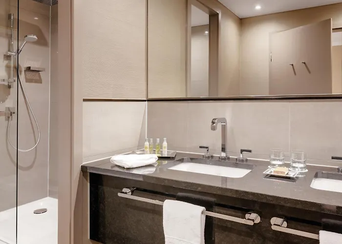 Hilton Hotel 4*